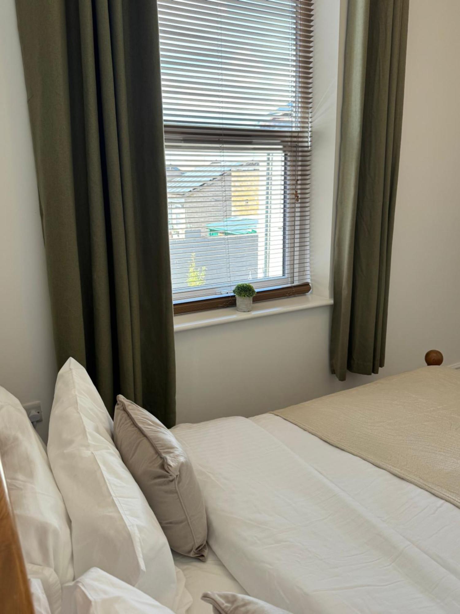 Valletta House Holiday Apartments สเกคเนส ภายนอก รูปภาพ